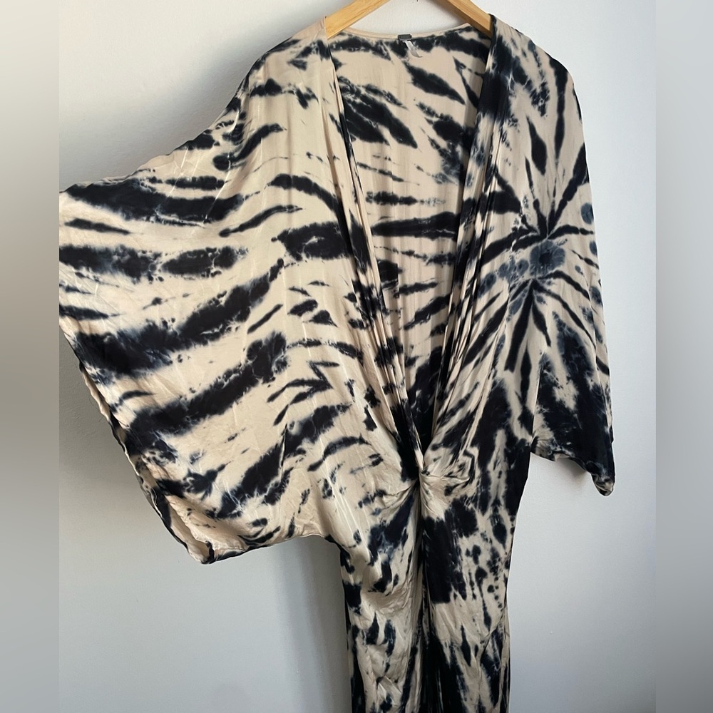 Young Fabulous & Broke silky “must have” summer dress (Large) - Picture 4 of 12